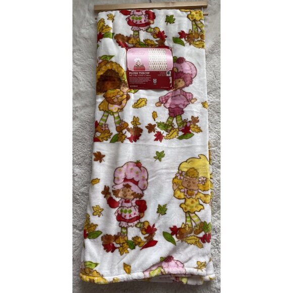 Strawberry Shortcake & Friends FALL  Autumn Soft Plush Throw Blanket 50 X 70” - Picture 1 of 16